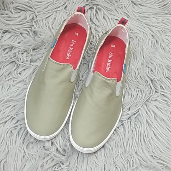 Blu Kicks Other - {Men} Blu Kicks Green Slip On Sneakers size 11